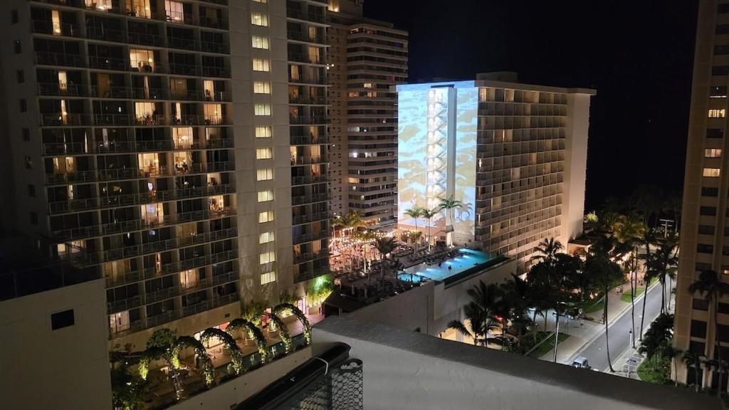 Waikiki Condo 2 Bedrooms 2 Bathrooms With 1 Free Parking Space Honolulu Extérieur photo