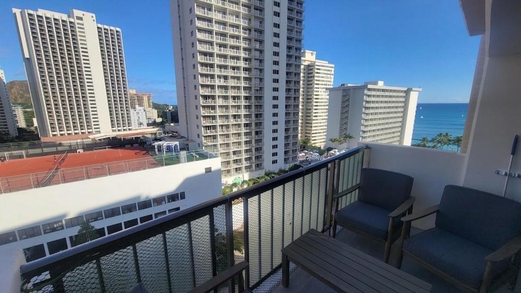 Waikiki Condo 2 Bedrooms 2 Bathrooms With 1 Free Parking Space Honolulu Extérieur photo