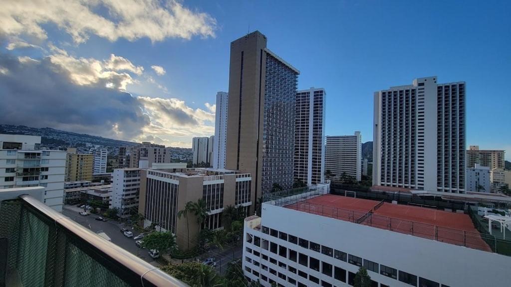Waikiki Condo 2 Bedrooms 2 Bathrooms With 1 Free Parking Space Honolulu Extérieur photo